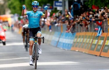 Bilbao gana la séptima etapa del Giro, Conti continúa de líder