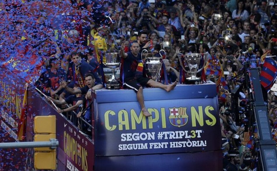 Barcelona celebra quinto título en Champions con desfile