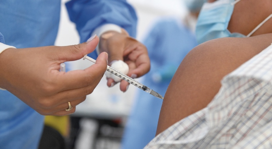 Magnetismo, la nueva mentira sobre las vacunas de Covid-19