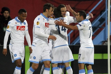 Napoli y Everton pisan fuerte en la Liga Europa