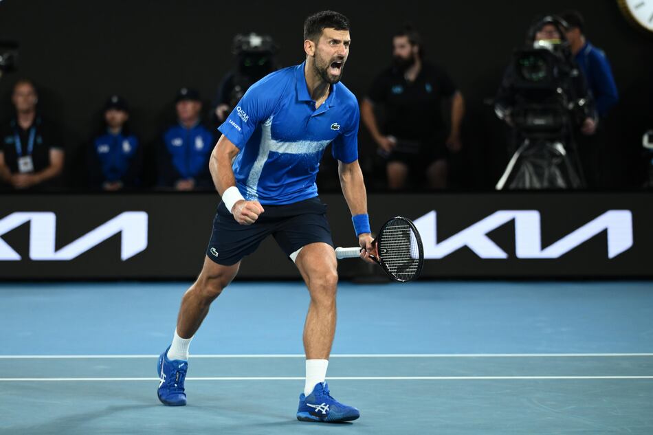 Djokovic derrota a Alcaraz y jugará semifinales ante Alexander Zverev