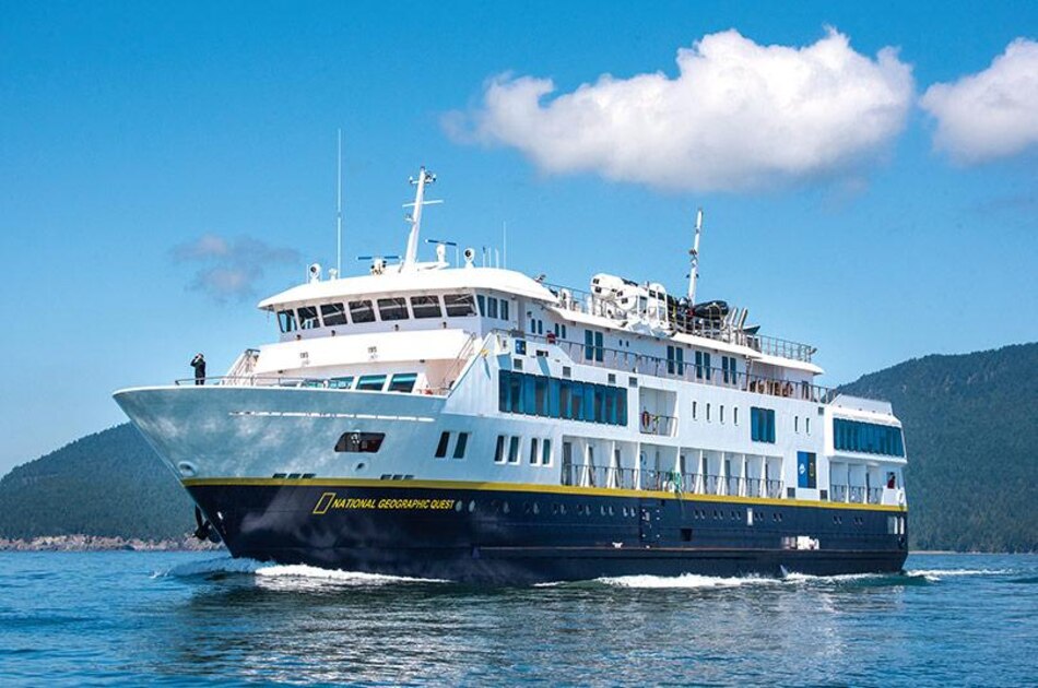 National Geographic Quest, el primer crucero que llega a Isla Iguana esta temporada