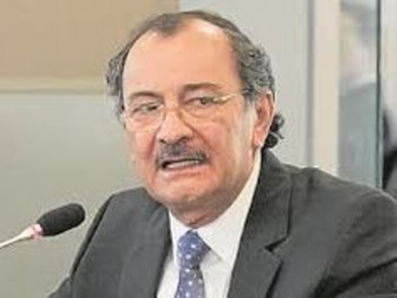 Congreso de Ecuador aprueba moción de censura a excontralor vinculado a caso Odebrecht