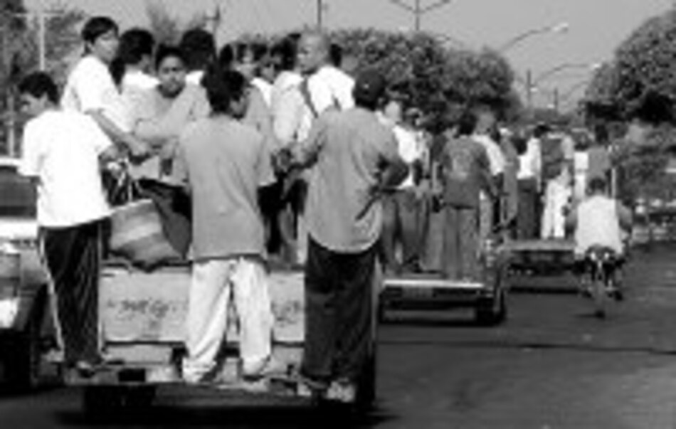 Transportistas del servicio colectivo están en huelga