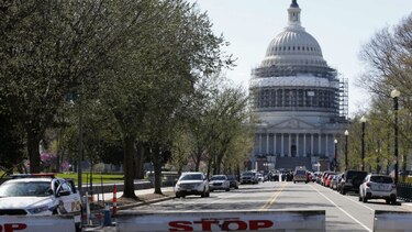 Policía hiere a hombre que sacó un arma de fuego en el Capitolio