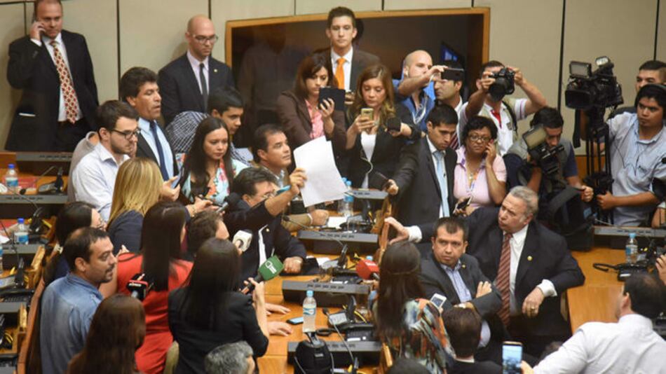 Senado paraguayo en crisis por posible reelección presidencial