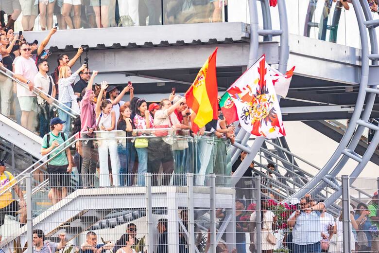 En fotos, así fue el cruce por el Canal de Panamá del buque escuela con la princesa Leonor