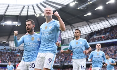 Cuatro goles de Haaland responden al Arsenal