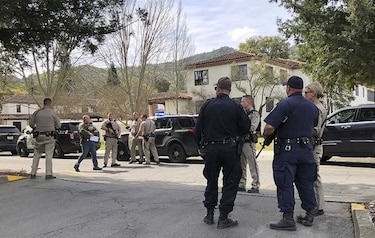 Un hombre armado toma rehenes en casa de veteranos de guerra en Estados Unidos