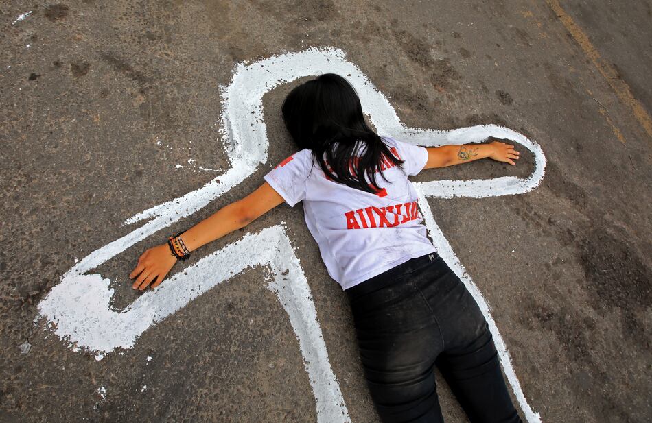 Gobierno colombiano pide perdón por agresión policial que desató sangrientas protestas