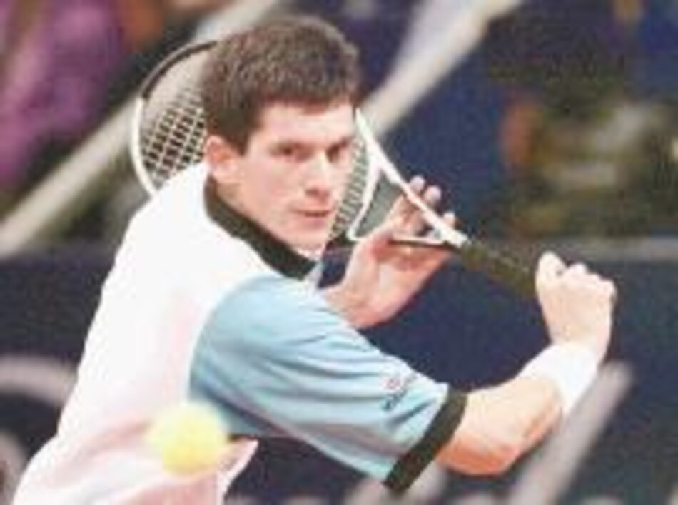 Favoritos Hewitt y Henman avanzan