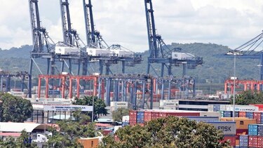 Trabajadores paralizan grúas en PPC