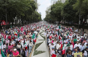En medio de protestas comisiones del Senado mexicano aprueban en lo general reforma del Poder Judicial