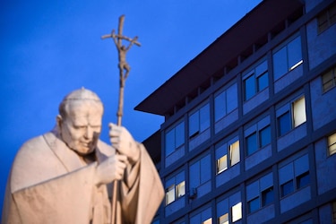 Salud del papa Francisco: estable y en espera de nuevos estudios