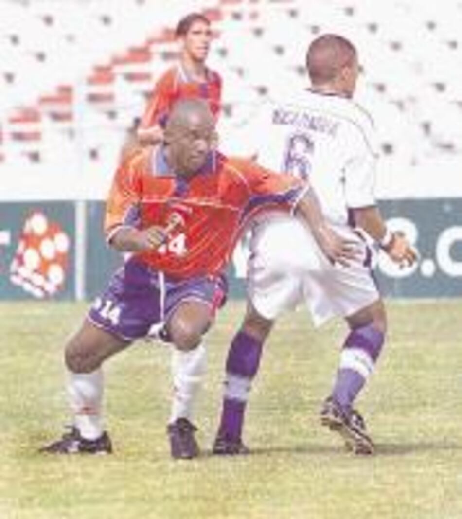 Erick Scott será baja de Costa Rica