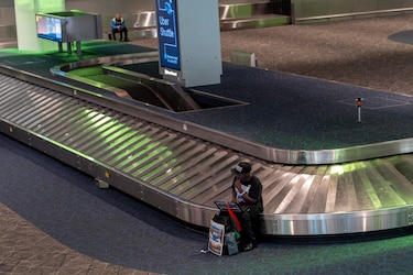 Más de 800 vuelos cancelados en Estados Unidos en ‘inédita’ reducción de tráfico por cierre federal