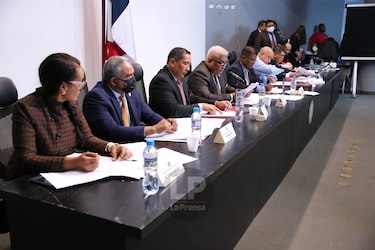Sesión permanente en la Comisión de Salud para debatir proyecto de ley que regula compra de medicamentos