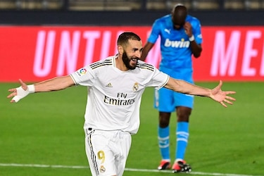Benzema anota dos y Asensio reaparece con otro tanto en goleada del Real Madrid