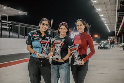 Madres, empresarias y veloces: las mujeres que dominan el drag en Panamá