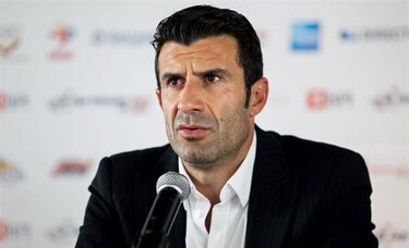 Luis Figo competirá contra Blatter por presidencia de FIFA