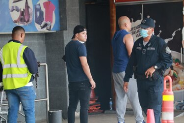 Hombres incumplen más que las mujeres el toque de queda