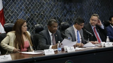 En enero comenzarán las entrevistas a los aspirantes a Defensor del Pueblo