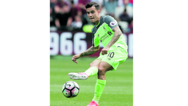 El Liverpool gana y sueña con Champions