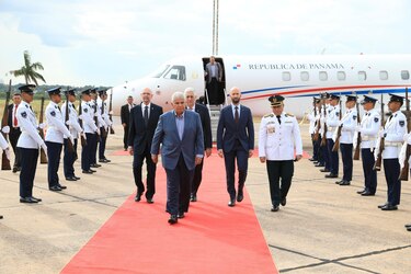 Mulino llega a Paraguay para la firma del acuerdo Mercosur–Unión Europea