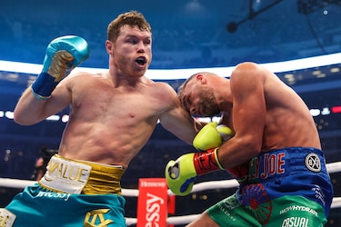 Saunders será operado por lesiones sufridas ante Canelo Álvarez