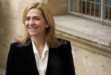Hija del rey Juan Carlos niega responsabilidad en caso de presunta corrupción
