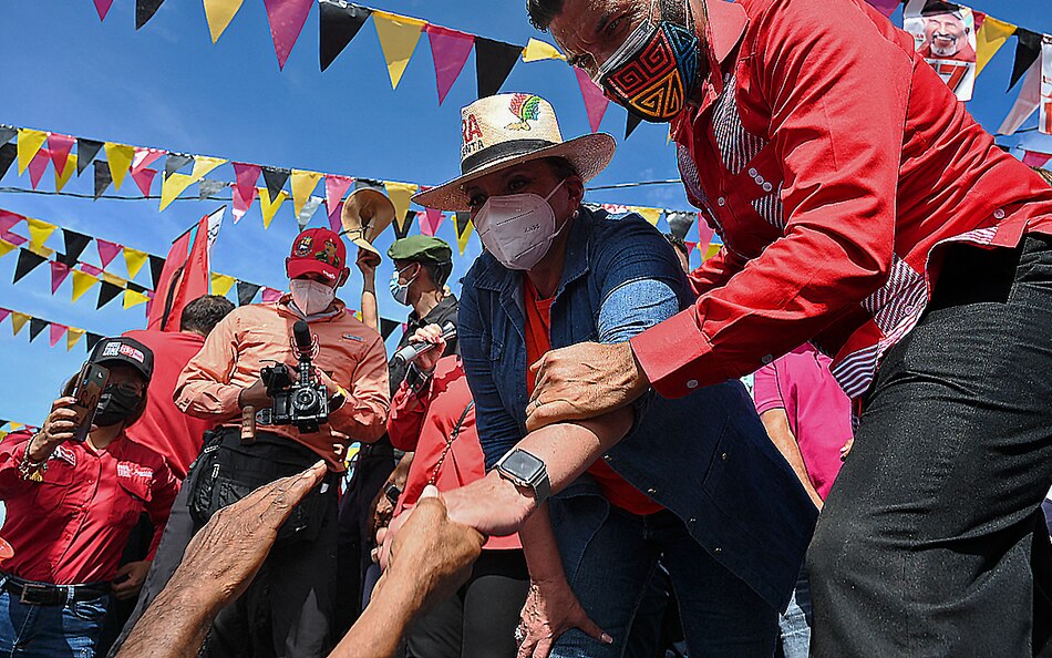 Candidatos de izquierda y derecha arrecian campaña electoral en Honduras