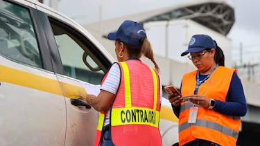 Sin salvoconducto y con placa vencida: retienen autos oficiales en Semana Santa