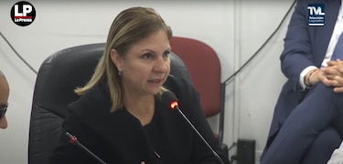 La ministra justifica la permanencia de la empresa que provee los brazaletes electrónicos