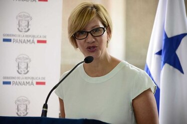 Primera dama Lorena Castillo participaría en canonización de la madre Teresa de Calcuta