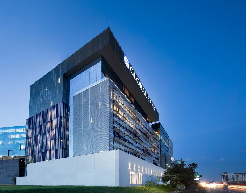 Torre Global Bank: mejor obra del año obra excelsa en el concurso mejores obras de arquitectura