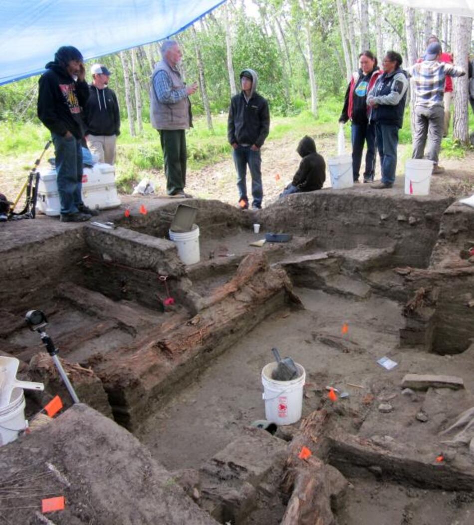 Arqueólogos descubren villa de 200 años en Alaska