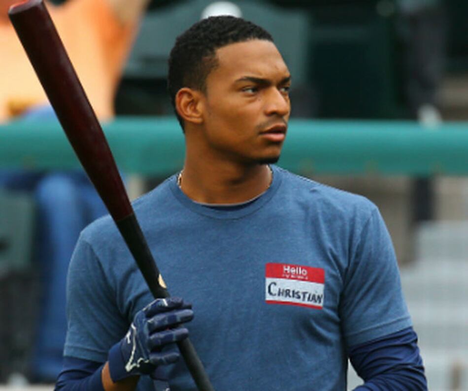 Christian Bethancourt está bien tras abandonar juego por un golpe
