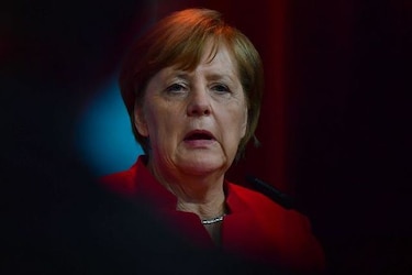 Angela Merkel, presionada tras el éxito de Emmanuel Macron sobre el futuro de Europa