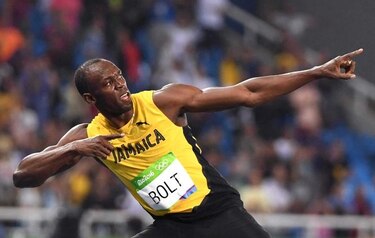 Bolt acaricia tercer triplete olímpico