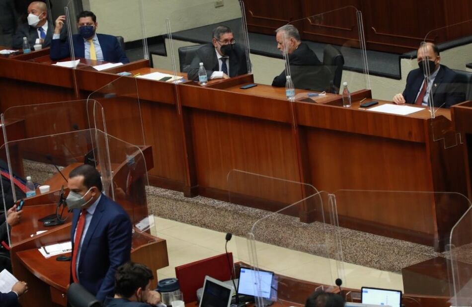 Pleno aprueba en segundo debate norma que modifica la revocatoria de mandato; 14 diputados votaron en contra