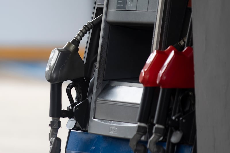 Precios de los combustibles registran baja desde este viernes 26 de diciembre