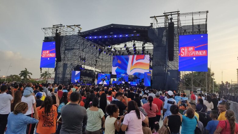 Festival de música en la cinta costera: un mar de alegría y fe