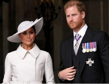 El príncipe Harry asegura que su hermano, William, le agredió físicamente