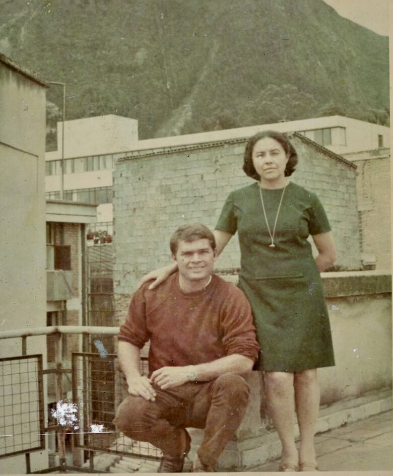 El maestro pintor, el general de Bolívar y el estudiante de antropología