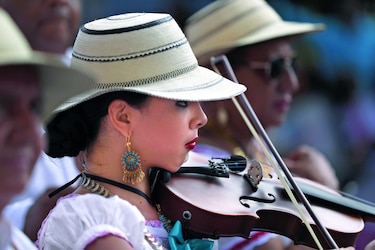 Desfile de las Mil Polleras