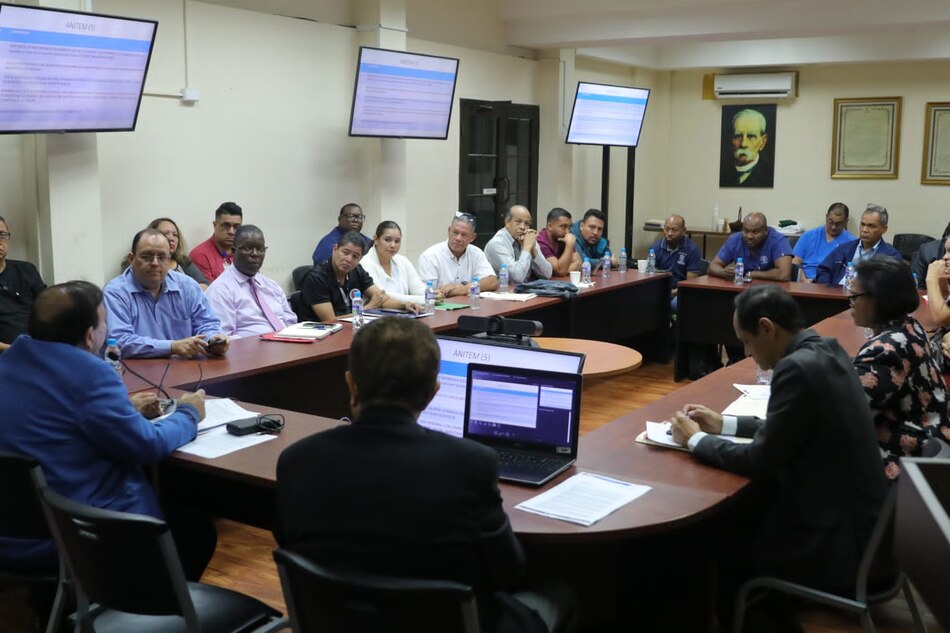 La búsqueda de soluciones a las demandas de los gremios médicos son postergadas