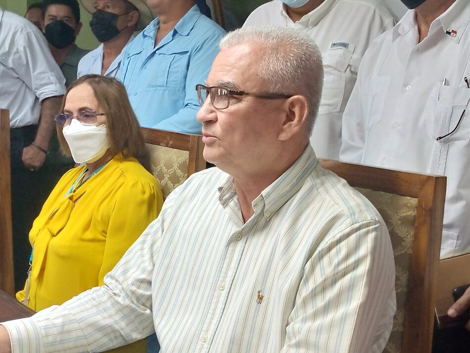 Alcaldes y representantes del país piden la reapertura de las calles