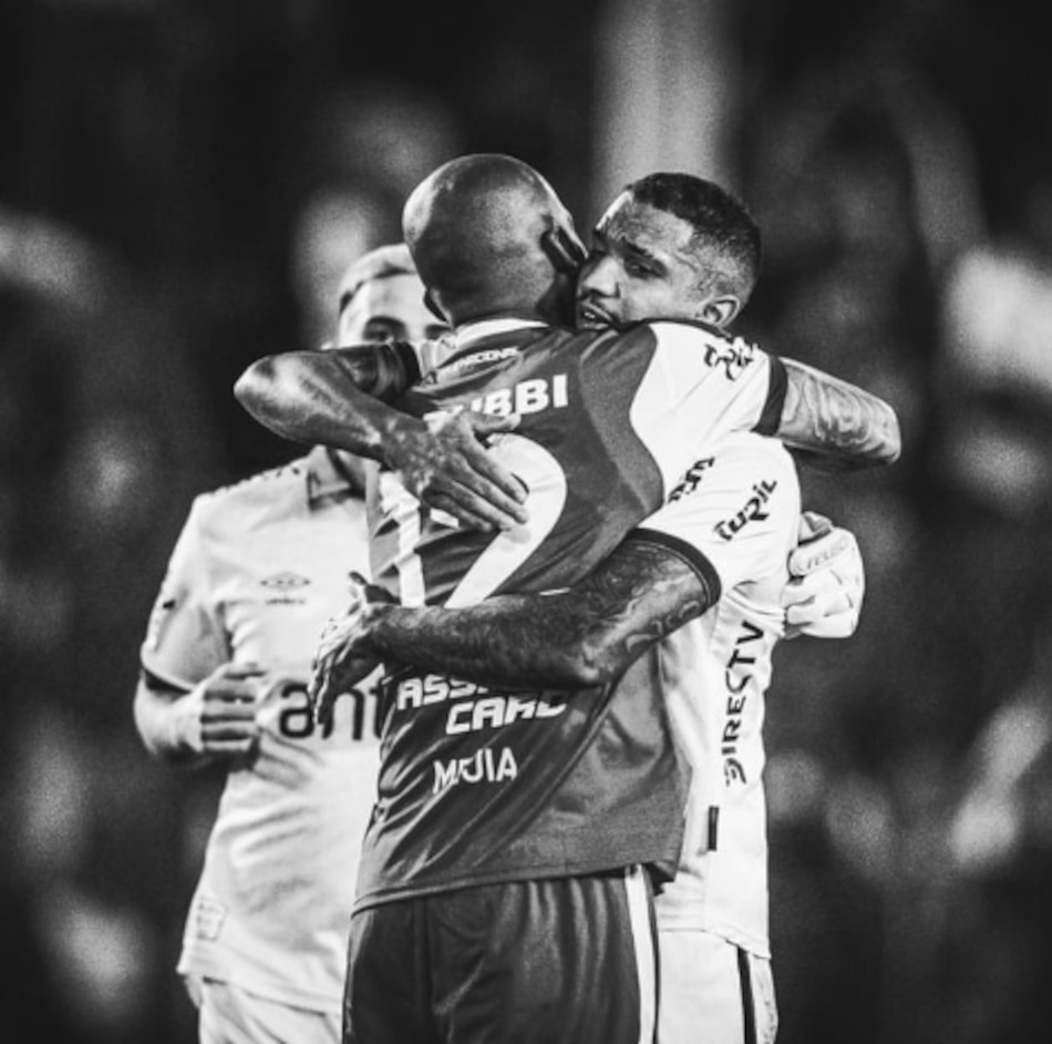 Despedida dolorosa: el portero Luis Mejía rinde homenaje a Juan Izquierdo