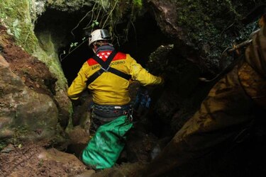 Rescatan a español atrapado por 12 días en cueva amazónica