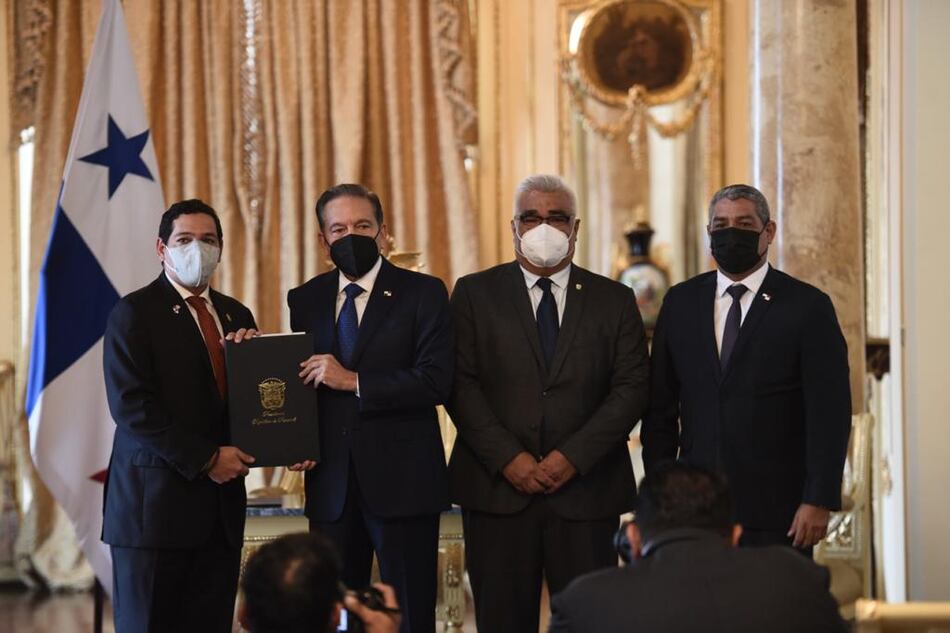 Cortizo  sanciona la ley que crea el Sistema de Telesalud en Panamá